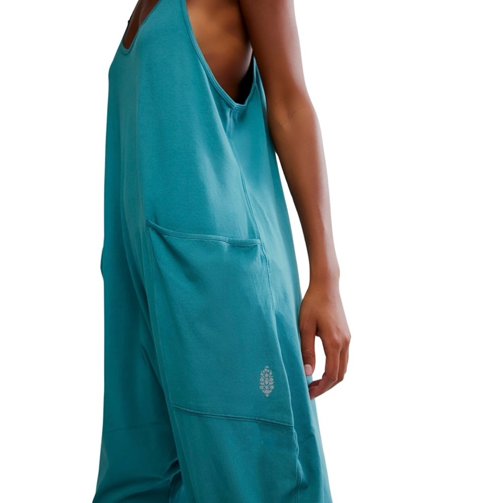 FP Movement Hot Shot Onesie Endzone Large NWT - Picture 5 of 11